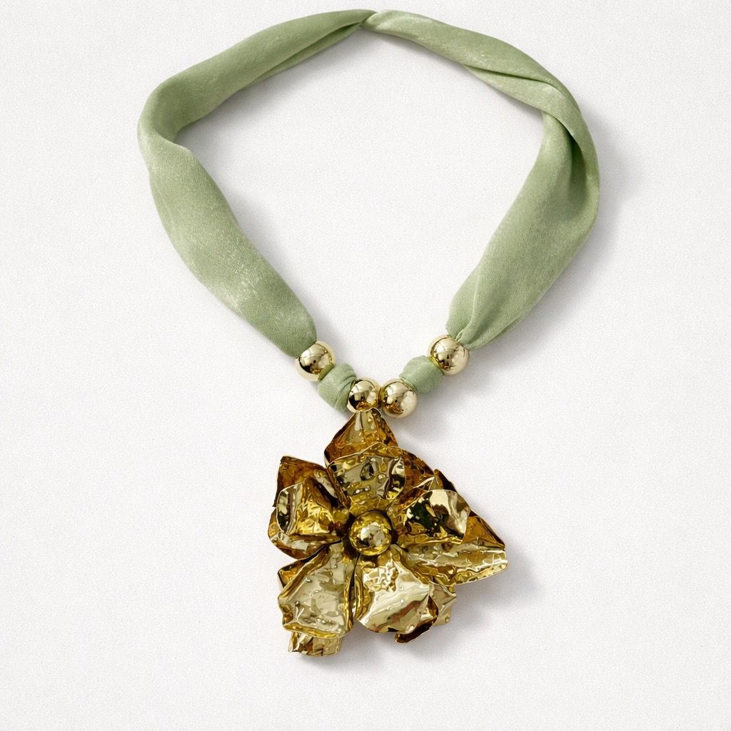 Collana regolabile stoffa fiore acciaio
