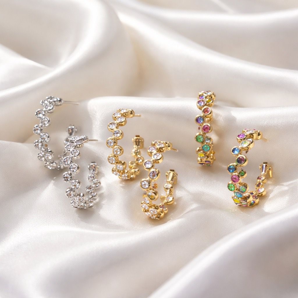 Orecchini cerchi fiore strass