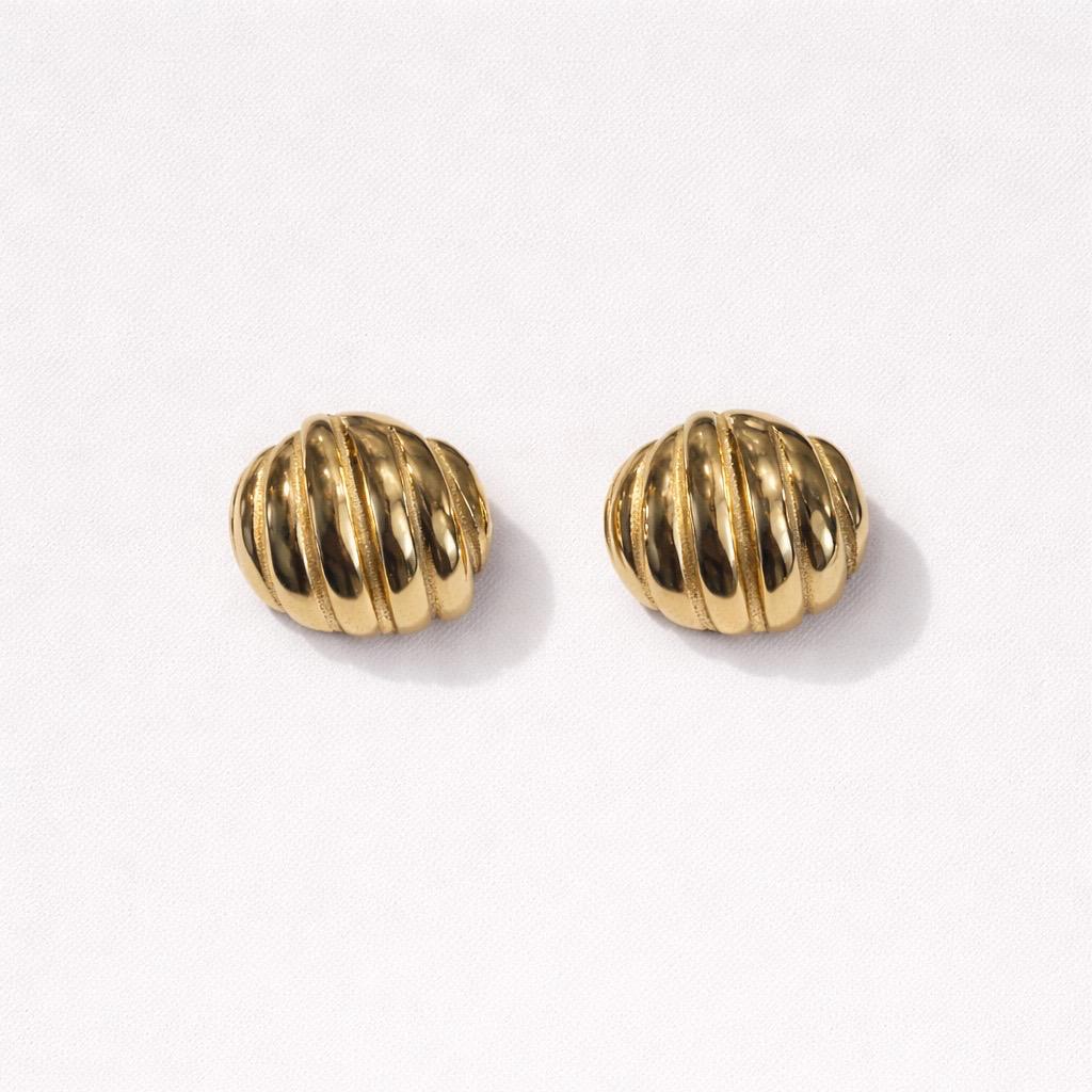 Orecchini lobo bottone rigato 1cm