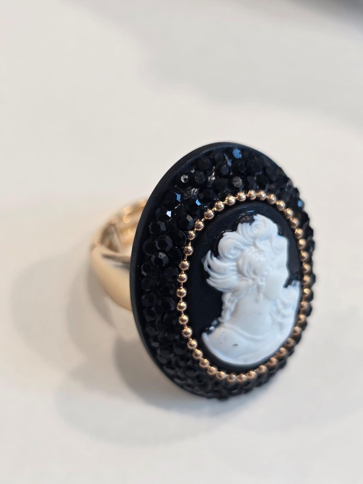 Anello metallo resina cammeo