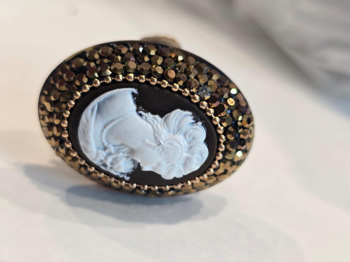 Anello metallo resina cammeo