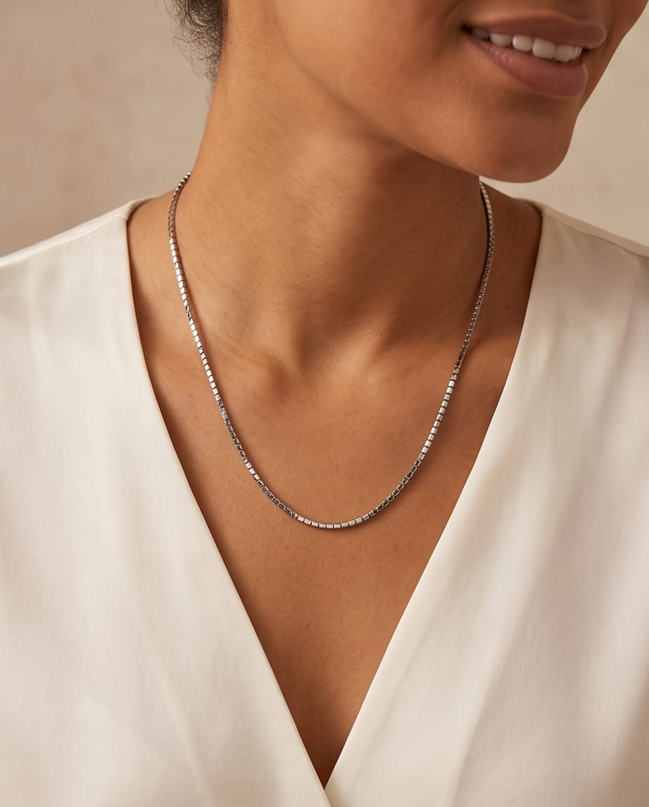 Collana regolabile acciaio mini cubetti