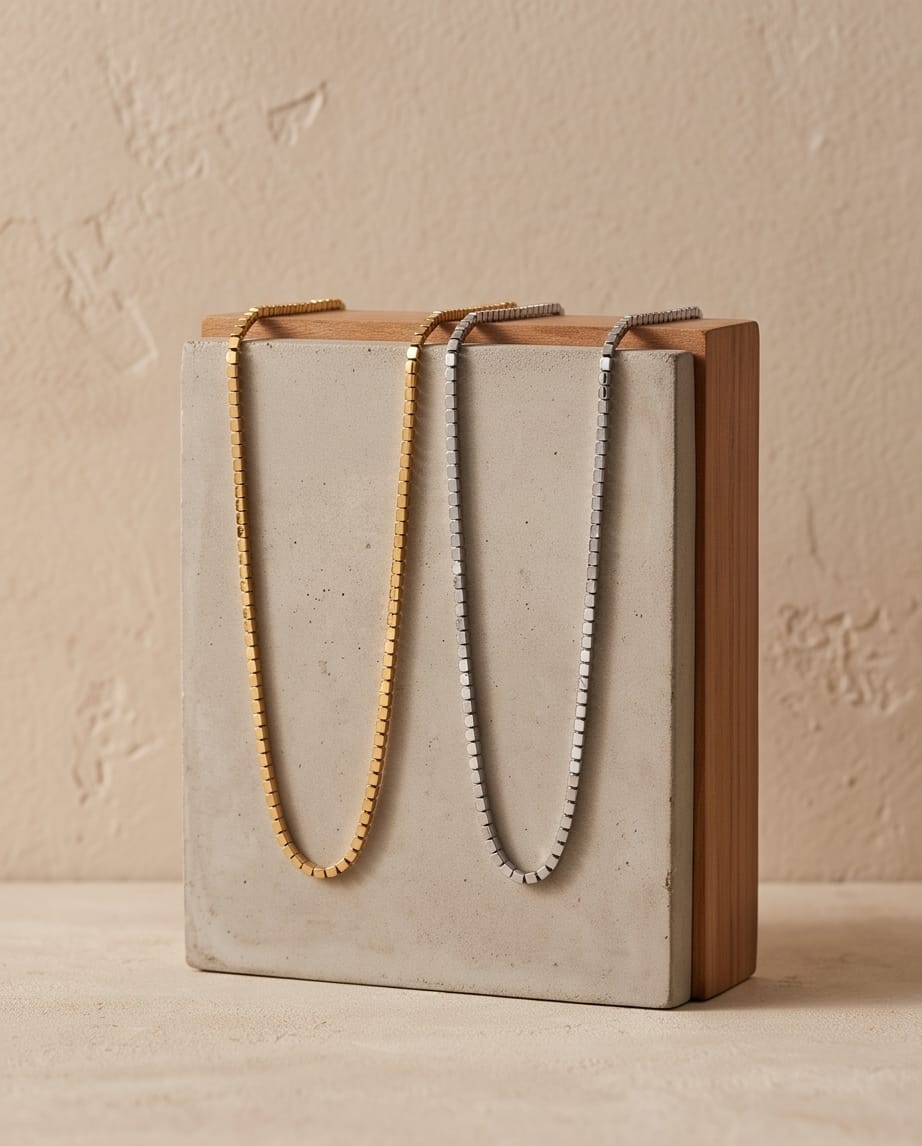 Collana regolabile acciaio mini cubetti