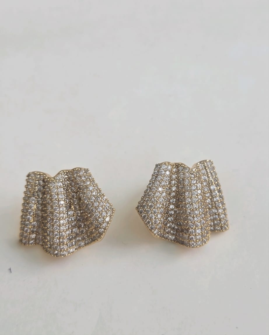 Orecchini lobo metallo ventaglio strass