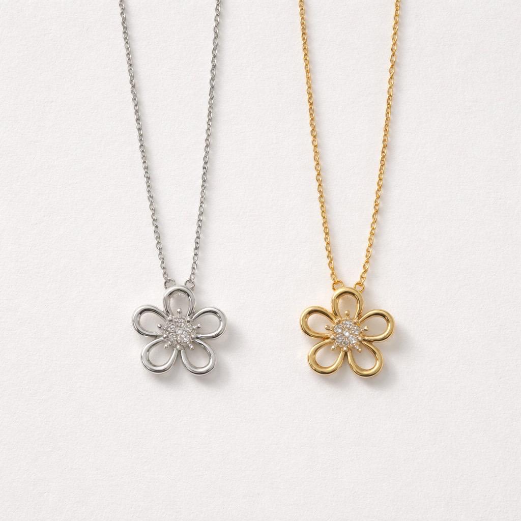 Collana regolabile acciaio fiore