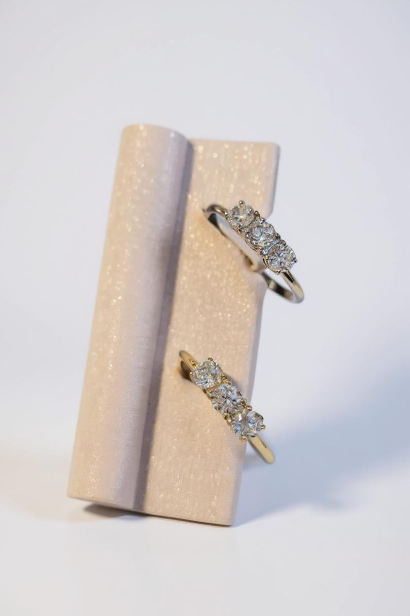 Anello acciaio triplo zircone