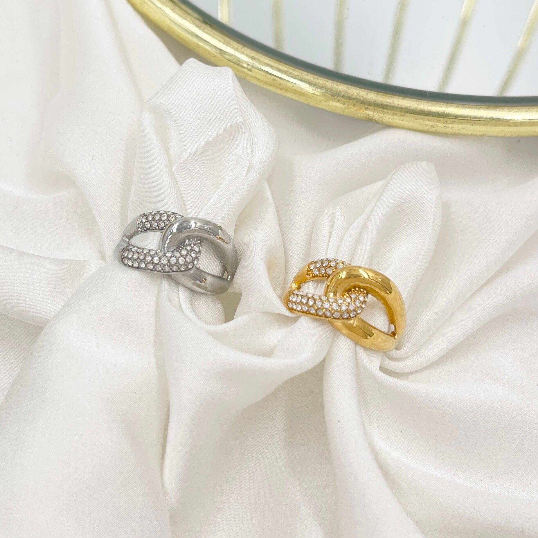 Anello acciaio catena strass