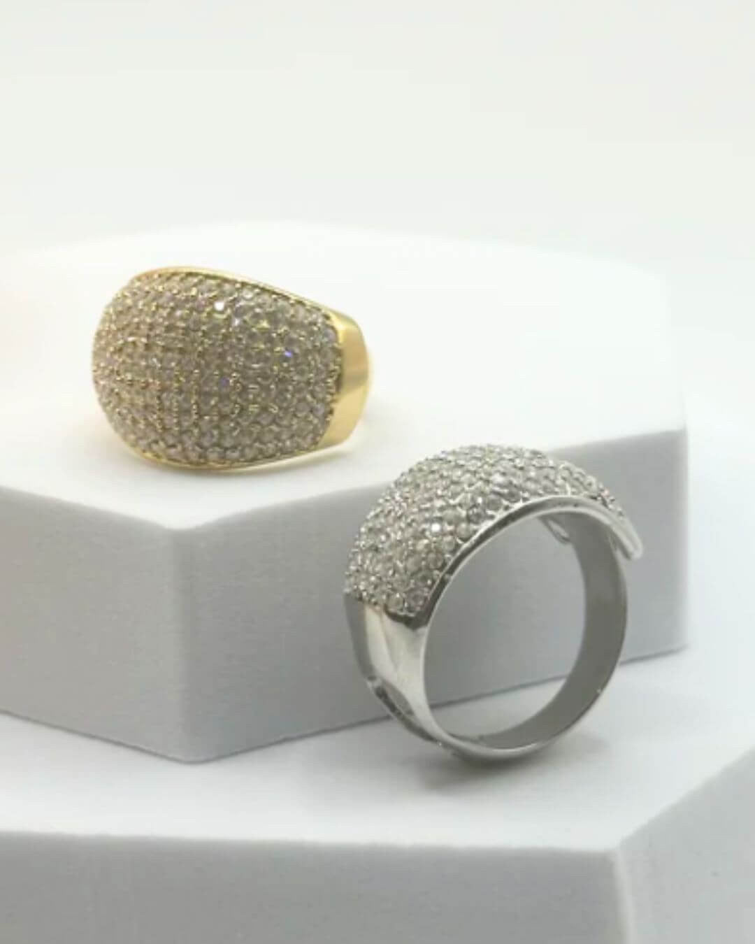 Anello acciaio ovale strass